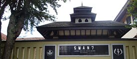 Schulgebäude der SMA N 7 Bandung