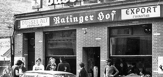 Ratinger Hof in Düsseldorf, legendäre Punkrock Kneipe, 1978