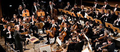 Bei ihrem ersten Taiwanbesuch lieferte die Bremer Kammerphilharmonie zwei Konzerthälften ab, die unterschiedlicher nicht hätten sein können.