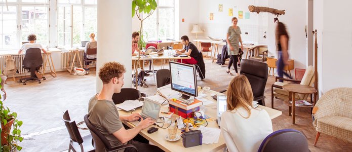 Die Co-Working Spaces im Agora in Berlin fördern Gemeinschaft