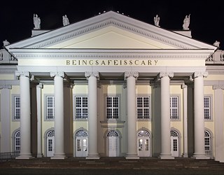 Banu Cennetoğlu, BEINGSAFEISSCARY, 2017, verschiedene Materialien, Friedrichsplatz, Kassel, documenta 14, Foto: Roman März