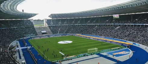 „Schalalala Hertha” mit Berliner Fußballfans
