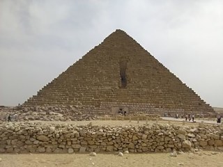 Bei den Pyramiden mit Aurelia