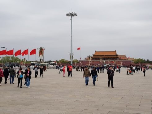 Tiananmen Platz mit dem Eingang zur Verbotenen Stadt im Hintergrund