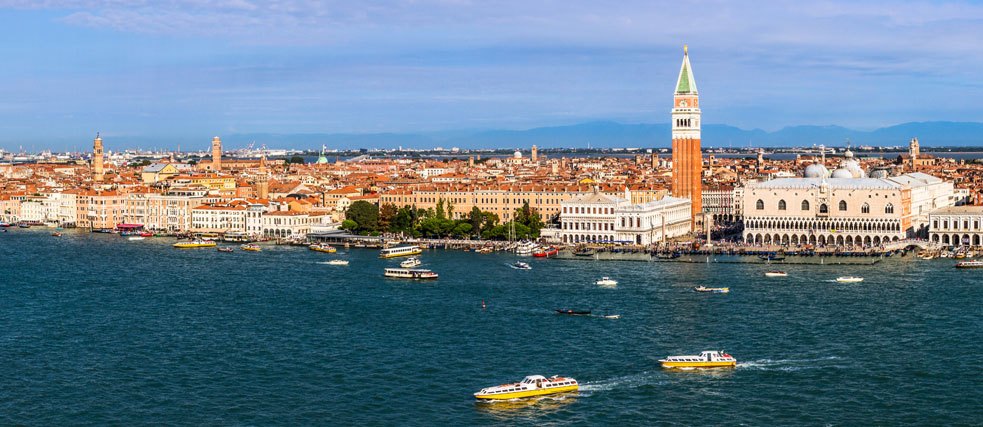 Die an der Lagune gelegene Altstadt von Venedig ist UNESCO-Weltkulturerbe und beliebt bei Besuchern.