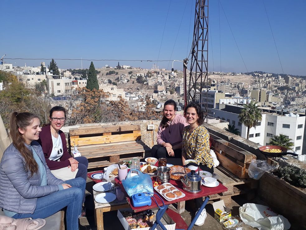 Larissas Abschiedsfrühstück auf ihrem Rooftop (am 14. Dezember!)