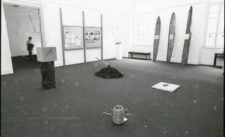 “Amazonia Report”, exposición individual del artista Jonier Marín en la Pinacoteca del Estado de São Paulo, 1976. Foto: Gerson Zanini. Cortesía Pinacoteca del Estado de São Paulo.