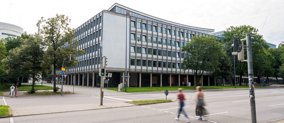 Zentrale In Munchen Kontakt Und Anfahrt Goethe Institut