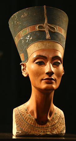 Pregunta perenne en cuanto a la restitución: ¿A quién le pertenece el busto de Nefertiti? 