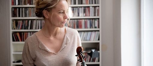 Geigenlehrerin Anna Bronsky (Nina Hoss)