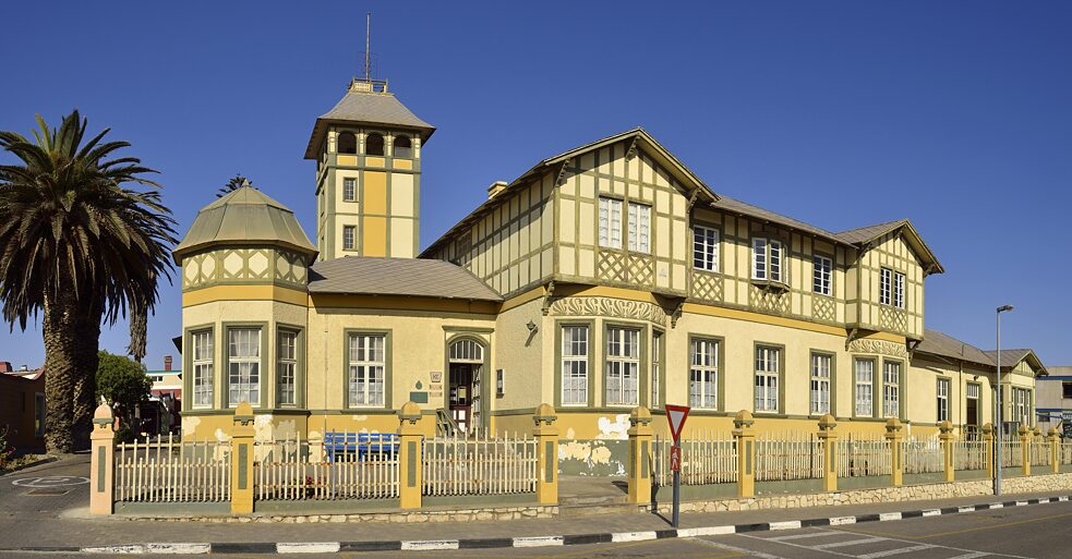 Woermann-Haus: edificación colonial histórica alemana en Swakopmund, Namibia 