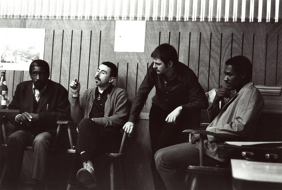 Mal Waldron, Isla Eckinger, Manfred Eicher y Clarence Becton en el estudio de grabación.