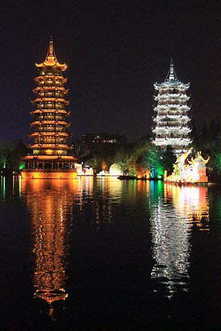 Tempel „Sonne und Mond“ in Guilin