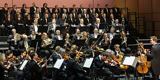 Doch anders als in den Vorjahren konnte das Beethoven-Orchester Bonn das Klassikfestival dieses Jahr nicht in der Oper eröffnen: Aufgrund der Corona-Pandemie wurde die erste Hälfte des Beethovenfests abgesagt. Der zweite Teil ist für Herbst 2020 geplant.