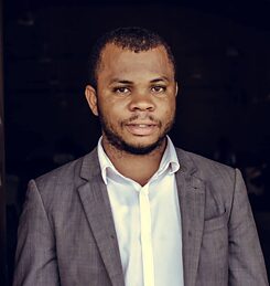 Emmanuel M. Emechete (28, Nigeria)