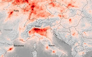 Durchschnittliche Konzentration von Stickstoffoxiden über Europa im März und April 2019