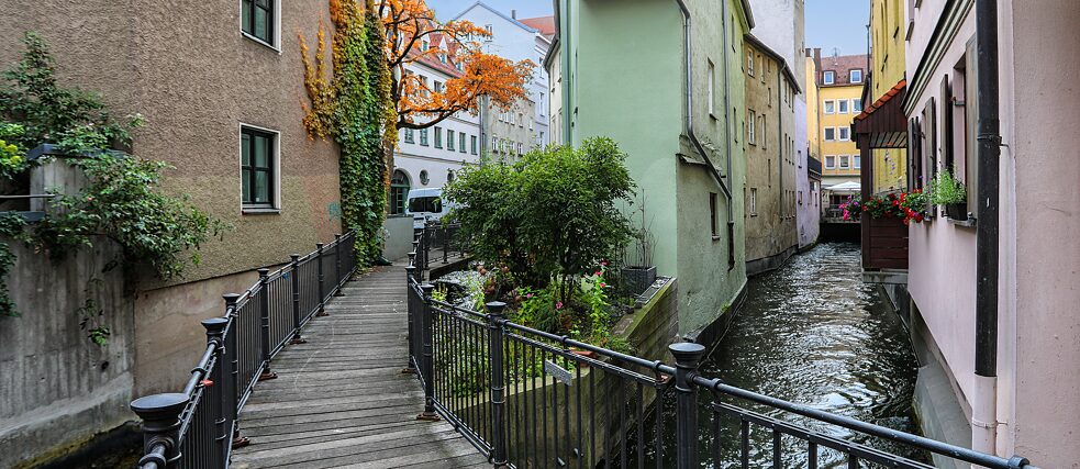 Augsburgi paljud kanalid annavad taastuvat energiat ning väikesed sillad rikastavad vanalinnas linnapilti. 
