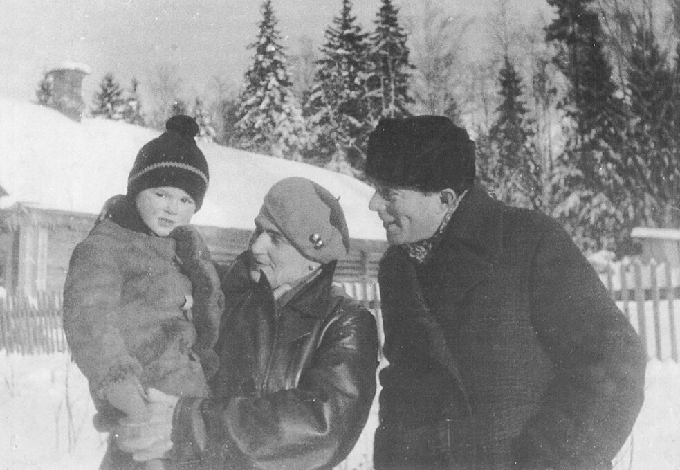 Sofie, Jen, and El Lissitzky, presumably 1932