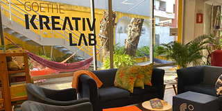 área de lounge do KreativLab