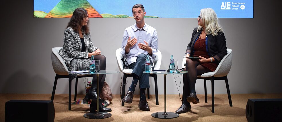 Foto des Gesprächs auf der Frankfurter Buchmesse mit Vincenzo Latronico, Maike Albath, Maria Carolina Foi – 17. Oktober 2024