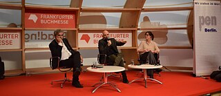 Foto des Gesprächs mit Roberto Saviano auf der Frankfurter Buchmesse 2024