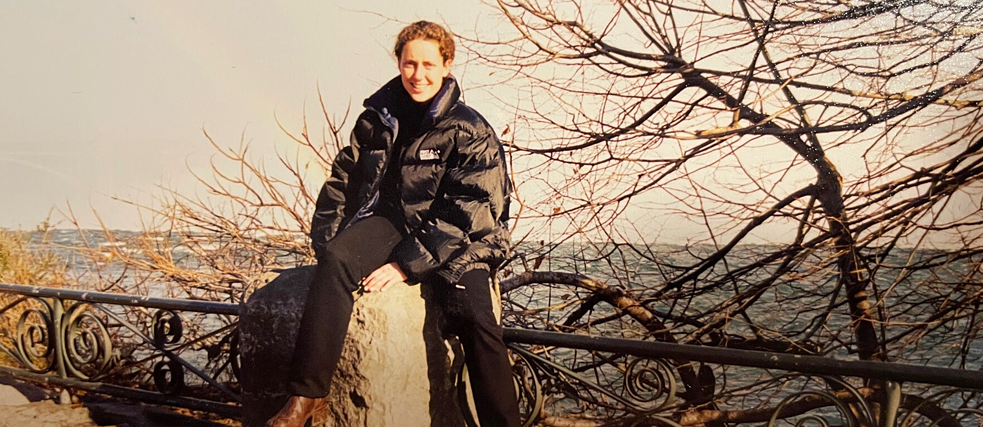 Heidi on the fence at Niagara Falls