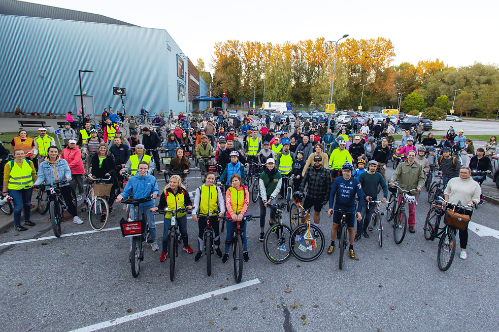 group of people with bycicles